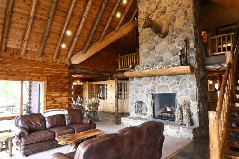 Coshocton Crest Lodge exterior living room