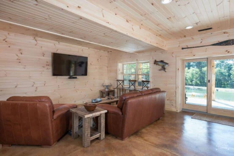 Stone Lake Lodge entertainment area