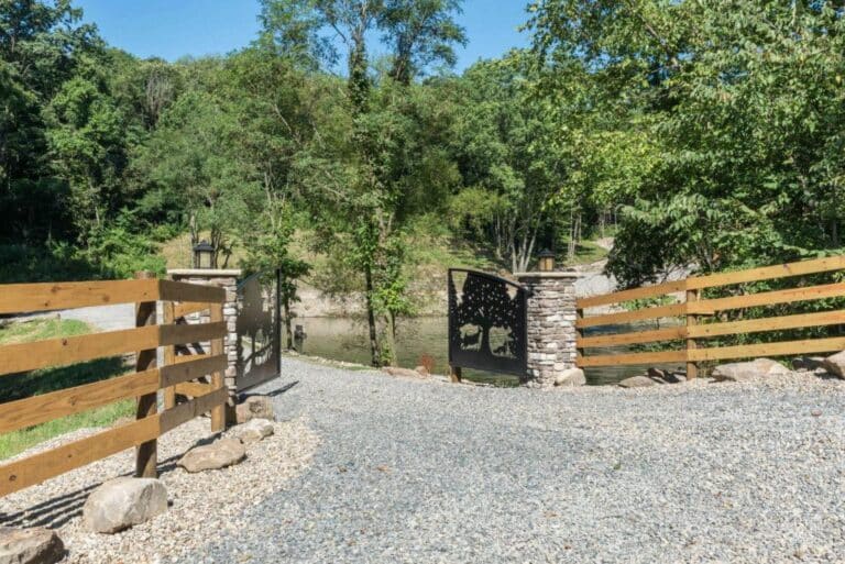Stone Lake Lodge gate
