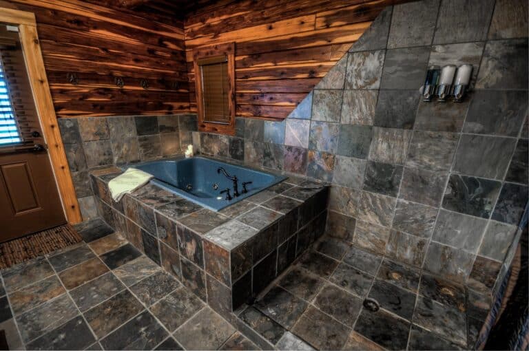 Coshocton Crest Lodge bathroom