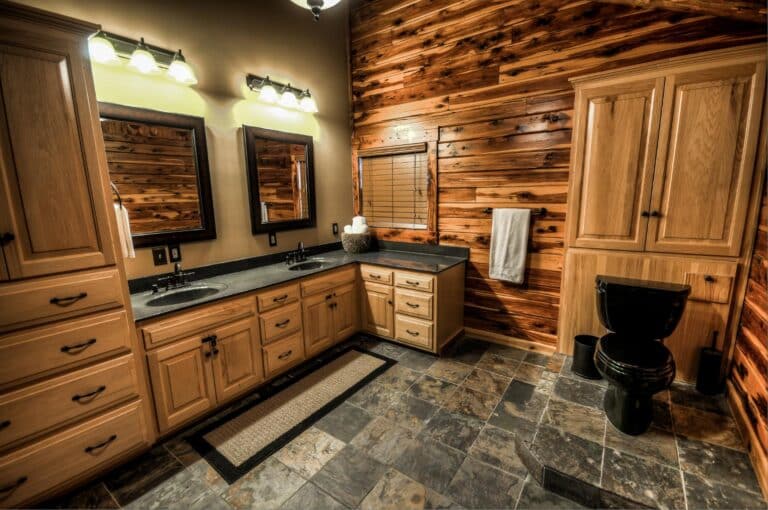 Coshocton Crest Lodge bathroom