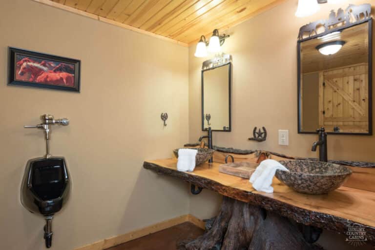 Coshocton Crest Lodge bathroom