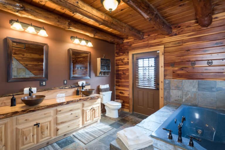 Coshocton Crest Lodge bathroom