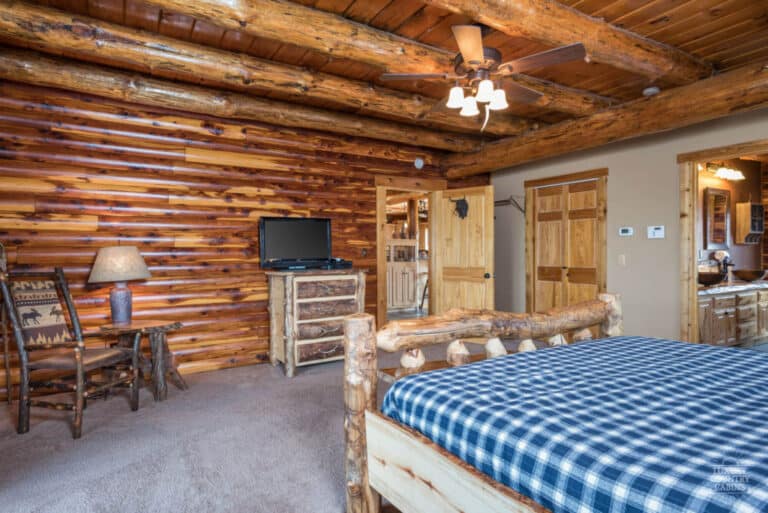 Coshocton Crest Lodge bedroom
