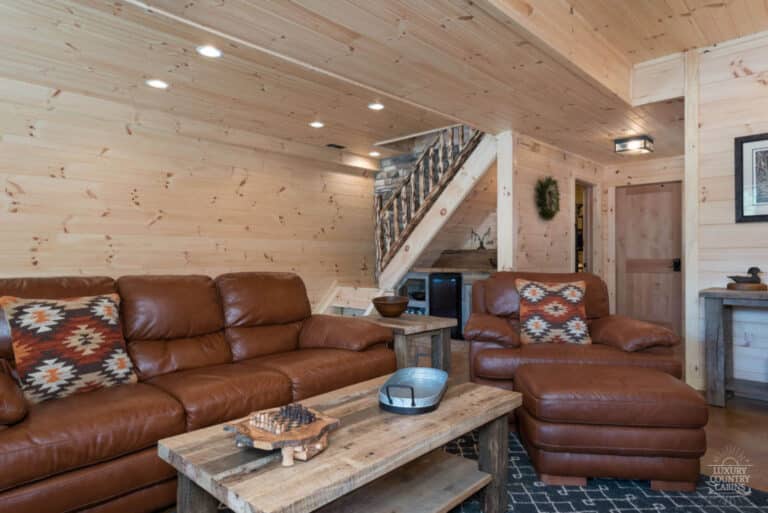 Stone Lake Lodge entertainment room