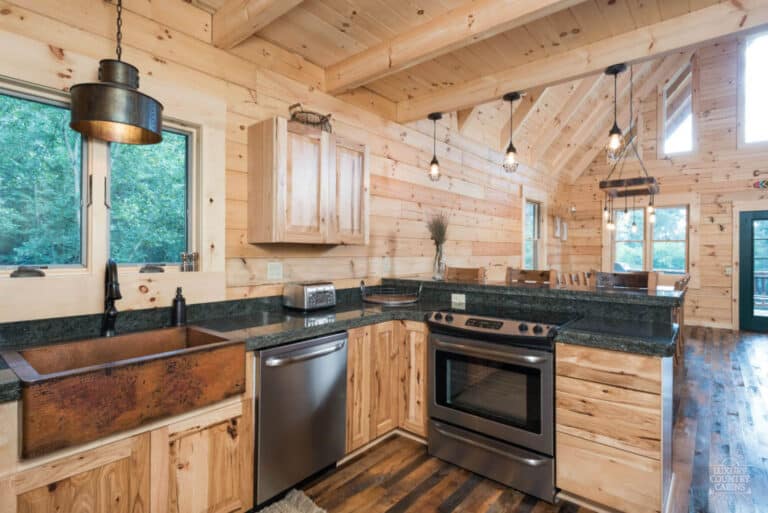 Stone Lake Lodge kitchen